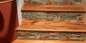 Отделка лестницы и стен каменной плиткой 3D панели RKS SLATE Сланец Multicolor Modern купить (1)