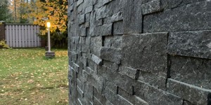 Черные каменные цоколь, подпорные стены и колонны фото 3D панели RKS SLATE Сланец Black Quartz Modern (4)