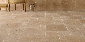 Отделочная плитка из природного травертина для стен и пола Classic French Pattern от RKS SLATE