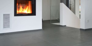 Фото интерьера - серая плитка из природного камня Сланец RKS SLATE Brazil Grey Natural купить (3)