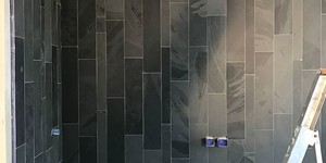Черная сланцевая плитка для ванной комнаты RKS SLATE Сланец Brazil Black Natural купить плитку из натурального камня (1)